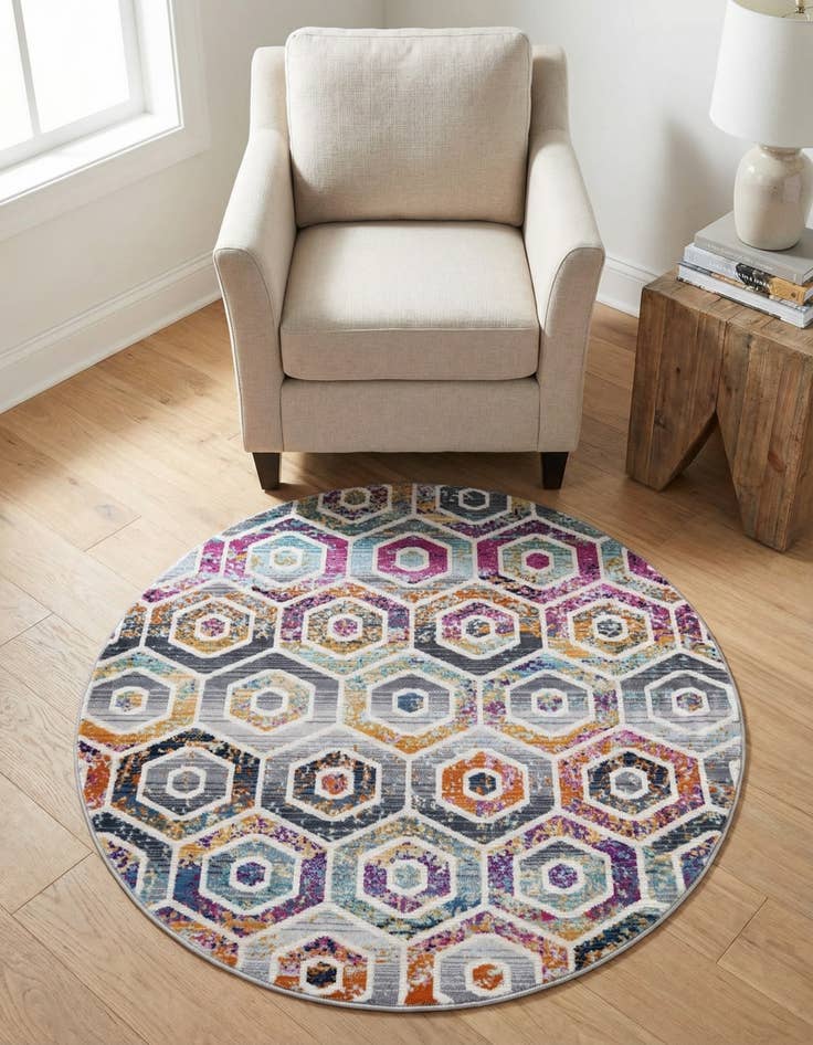 Detail image of 3' 7 x 3' 7 Malibu Round Rug