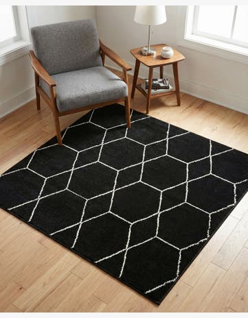 Black Trellis Frieze Square Rug