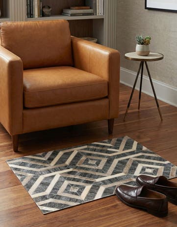 2' 2 x 3' 1 Cowhide Rug