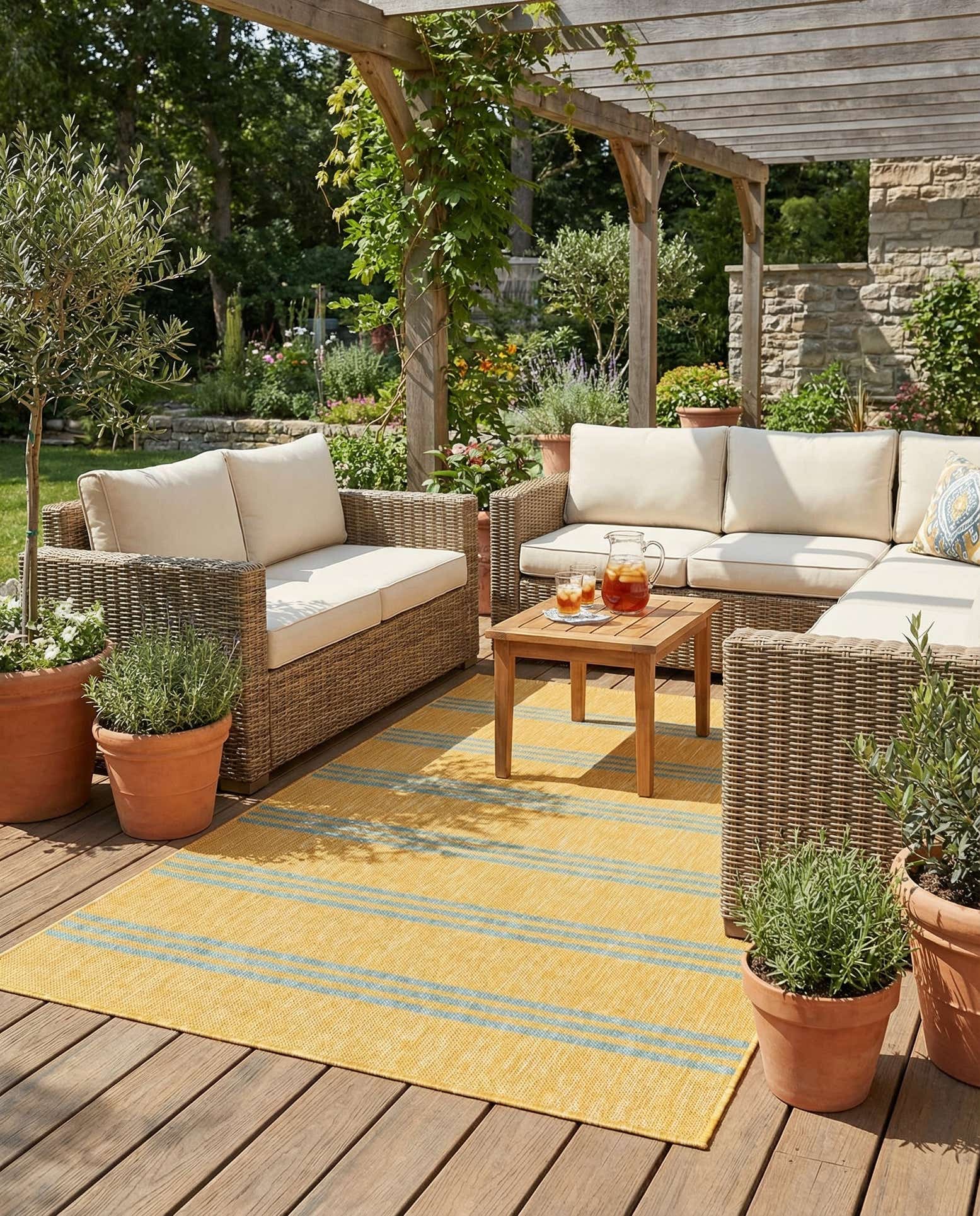 4' x 6' Easy-Clean Jill Zarin Anguilla Indoor / Outdoor Rug