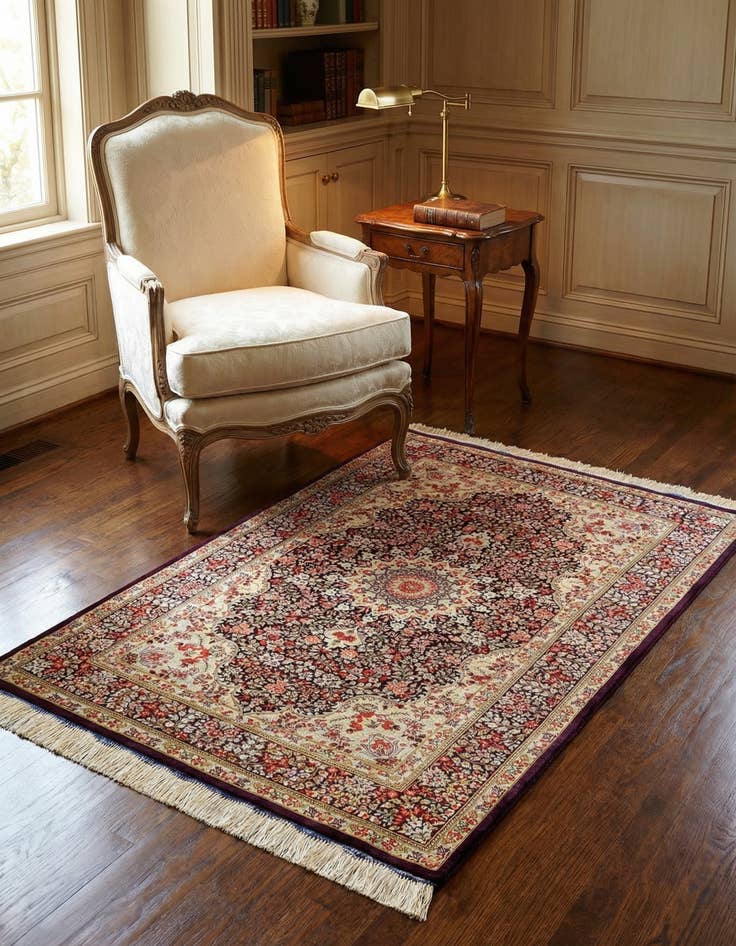 Detail image of 3' 3 x 4' 10 Ghom Silk Rug