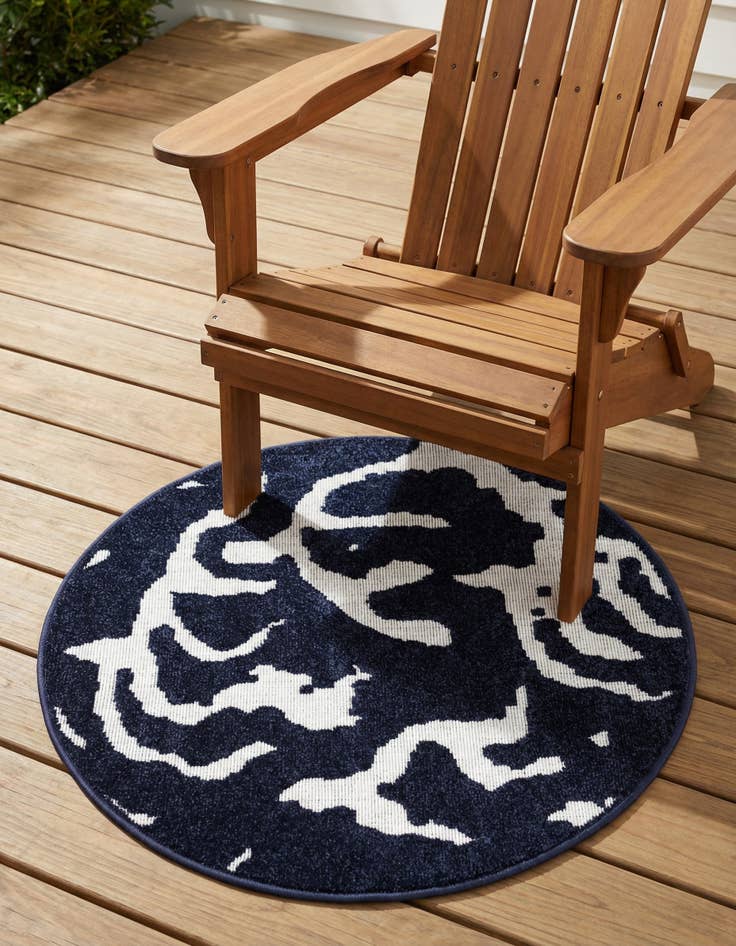 Detail image of 3' x 3' Easy-Clean Sabrina Soto Indoor / Outdoor Round Rug