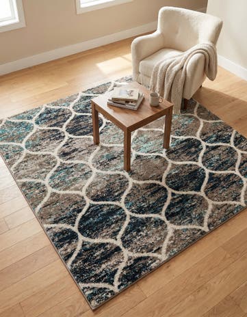 5' 3 x 5' 3 Lattice Frieze Square Rug