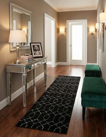 2' x 8' Marilyn Monroe™ Glam Trellis Runner Rug