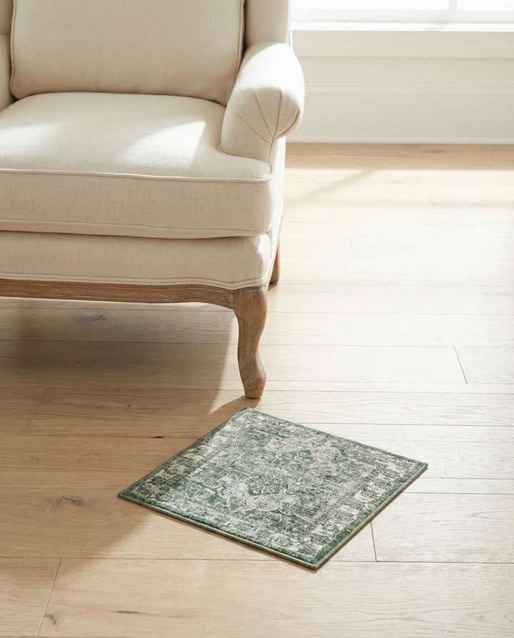 1' 4 x 1' 4 Isabella Sample Rug