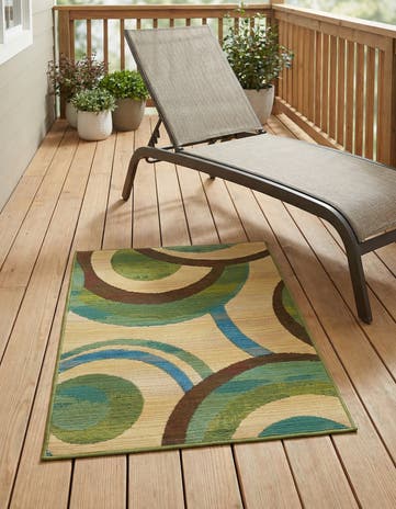 2' 2 x 3' Easy-Clean Modern Indoor / Outdoor Rug