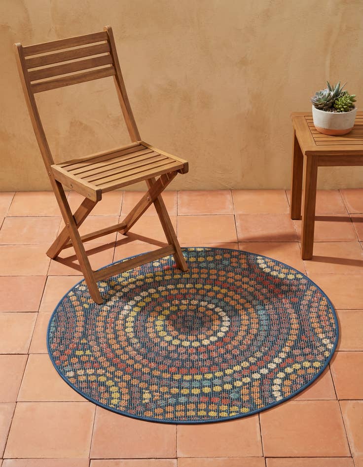 Detail image of 3' 3 x 3' 3 Washable Baja Indoor / Outdoor Round Rug