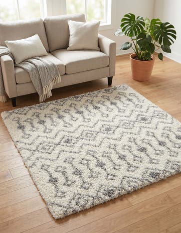 5' 3 x 5' 3 Moroccan Trellis Shag Square Rug