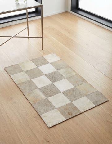 2' 1 x 3' 1 Cowhide Rug