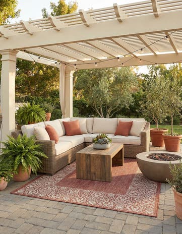 Rust Red Easy-Clean Border Indoor / Outdoor Rug