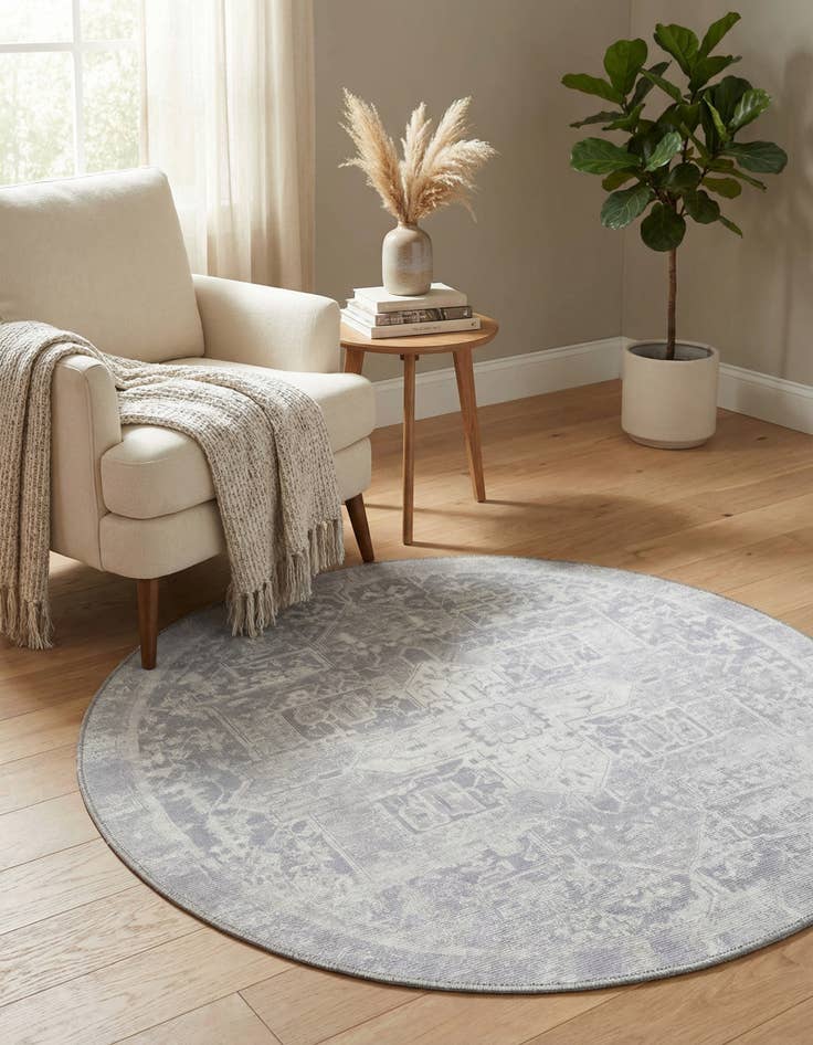 Detail image of 3' 6 x 3' 6 Timeless Round Rug