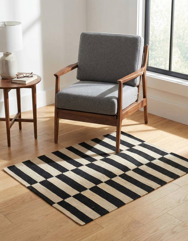 Detail image of 2' 9 x 3' 10 Hand Woven Kilim Modern Wool Rug