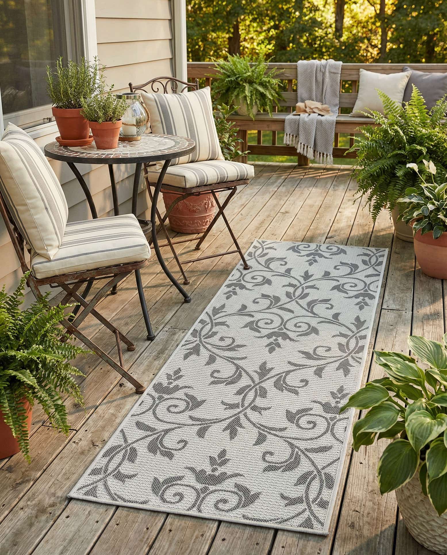 2' 2 x 6' Easy-Clean Botanical Indoor / Outdoor Runner Rug