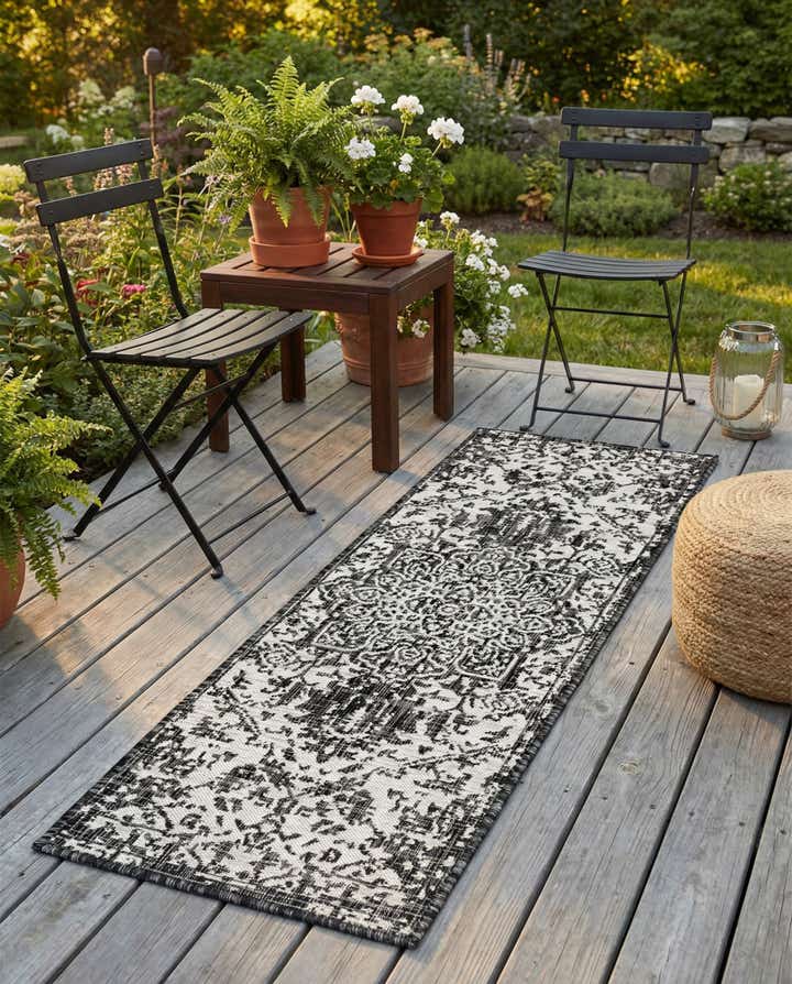 2' x 6' Easy-Clean Jill Zarin Dubai Indoor / Outdoor Runner Rug