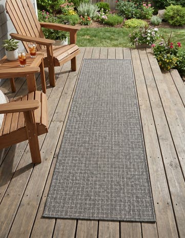 Gray Easy-Clean Checkered Indoor / Outdoor Runner Rug