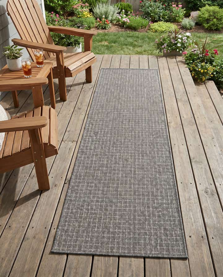 2' x 6' Easy-Clean Checkered Indoor / Outdoor Runner Rug