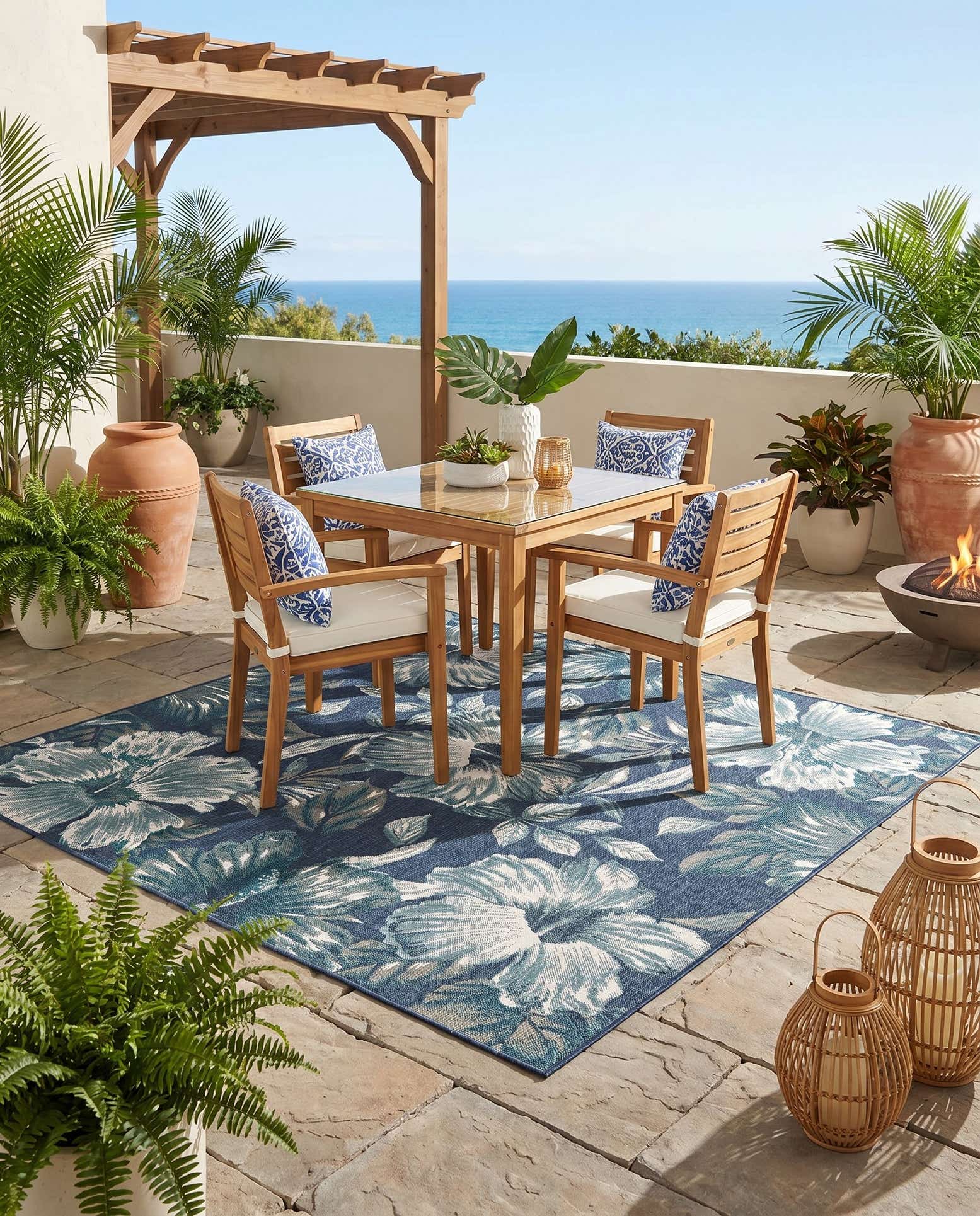 7' 10 x 7' 10 Easy-Clean Coastal Indoor / Outdoor Square Rug