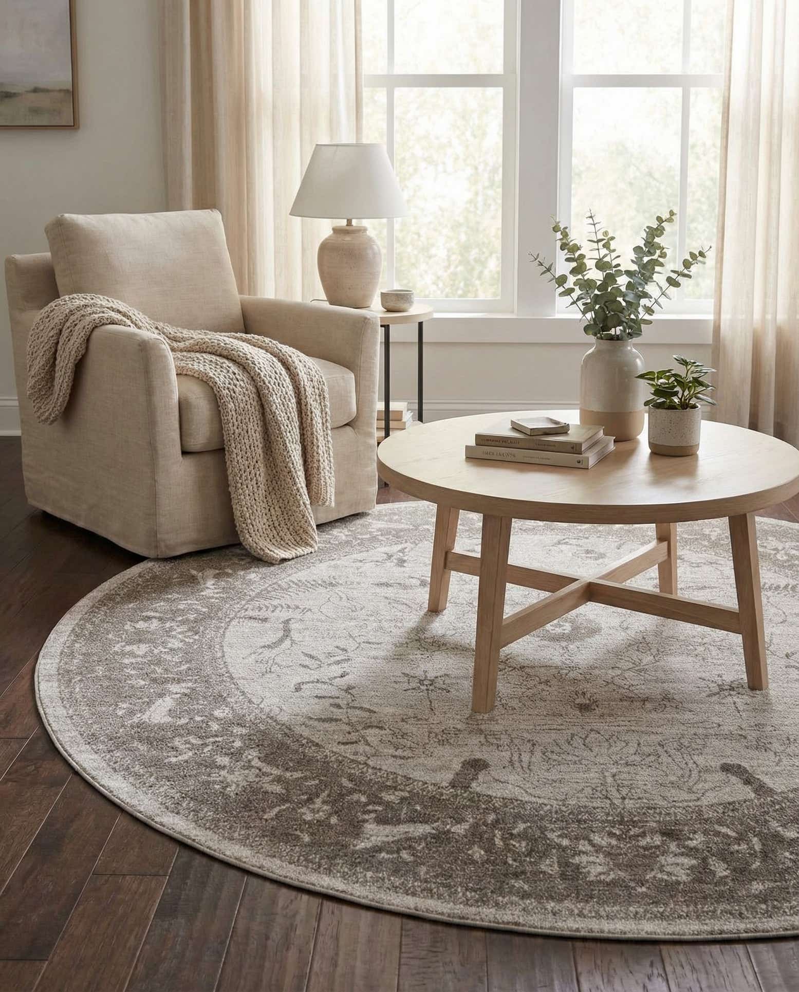 7' 10 x 7' 10 Miranda Round Rug