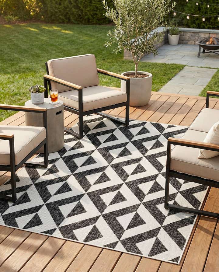 5' 3 x 8' Easy-Clean Jill Zarin Napa Indoor / Outdoor Rug