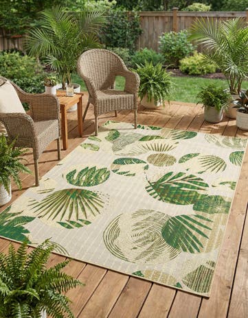 5' x 7' Easy-Clean Botanical Indoor / Outdoor Rug