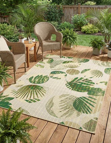 5' x 7' Easy-Clean Botanical Indoor / Outdoor Rug