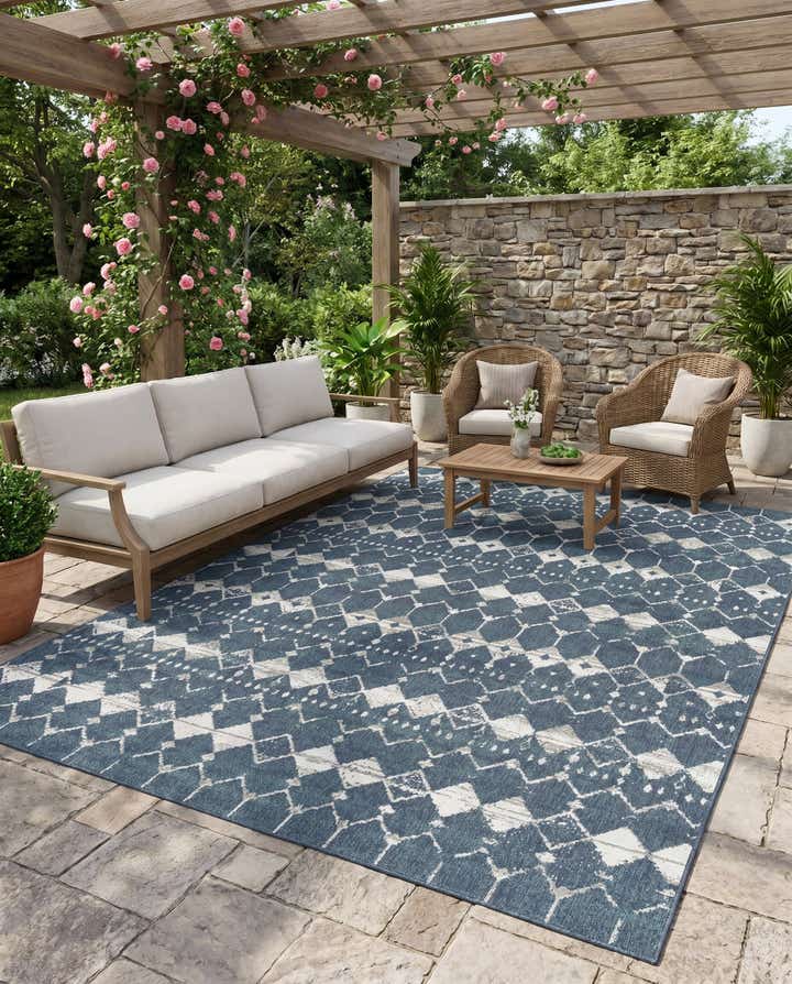 7' 10 x 10' Easy-Clean Trellis Indoor / Outdoor Rug