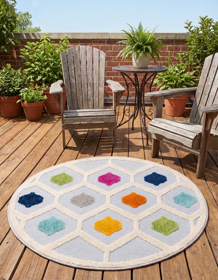 Detail image of 3' 3 x 3' 3 Easy-Clean Aruba Indoor / Outdoor Round Rug