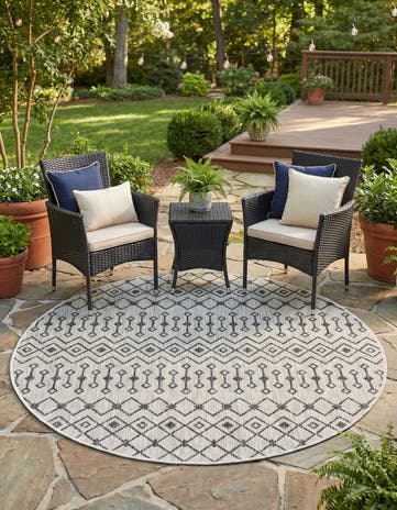 5' 3 x 5' 3 Easy-Clean Lattice Indoor / Outdoor Round Rug