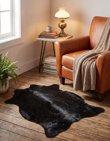 1' 8 x 2' 6 Cowhide Leather Rug