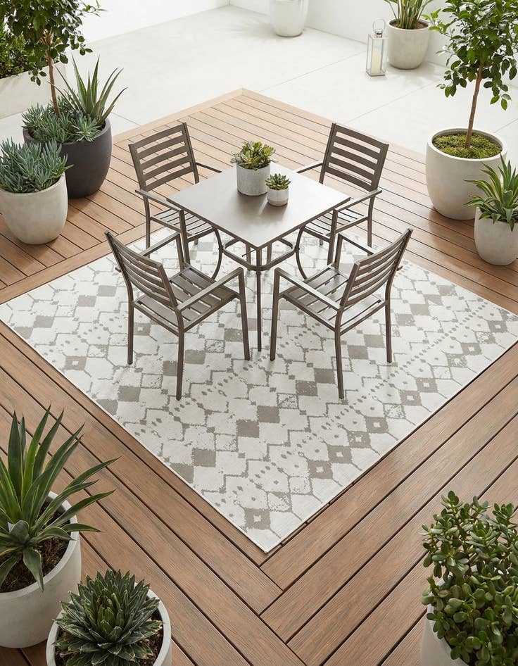 Detail image of 7' 10 x 7' 10 Washable Lattice Indoor / Outdoor Square Rug