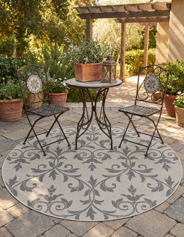 Gray Easy-Clean Botanical Indoor / Outdoor Round Rug