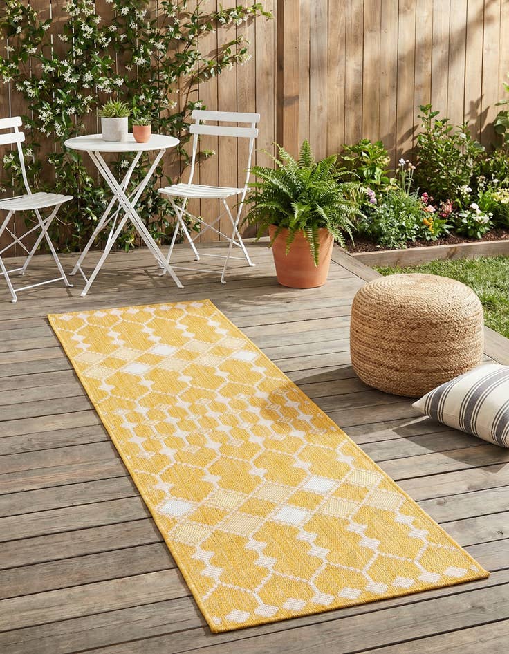 Detail image of  2' x 6'  Washable Lattice Indoor / Outdoor Runner Rug