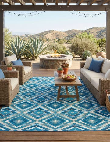 7' 10 x 10' Easy-Clean Southwestern Indoor / Outdoor Rug