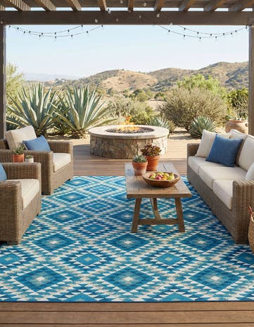 7' 10 x 10' Easy-Clean Southwestern Indoor / Outdoor Rug