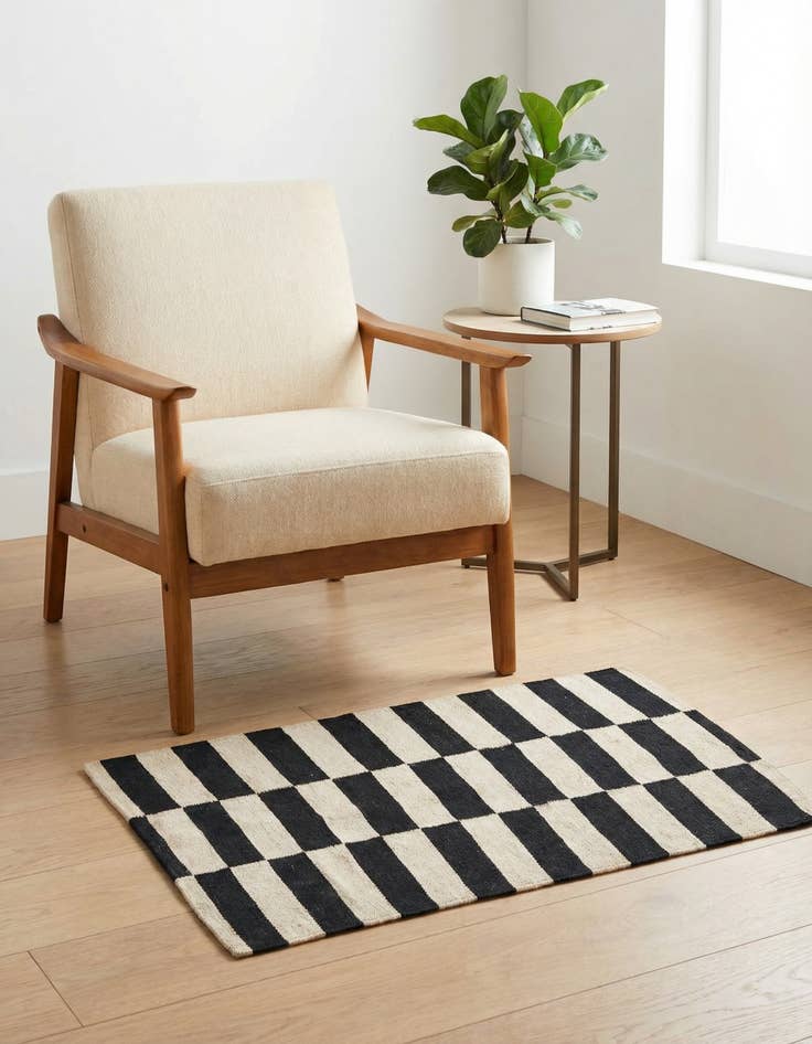 Detail image of 2' 8 x 3' 10 Hand Woven Kilim Modern Wool Rug