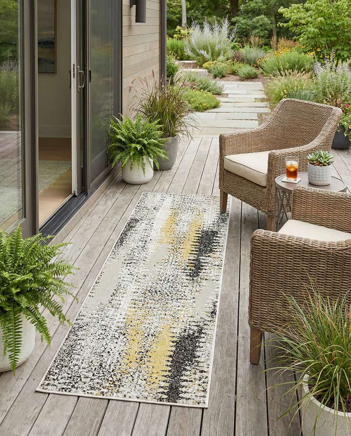 2' x 6' Easy-Clean Modern Indoor / Outdoor Runner Rug