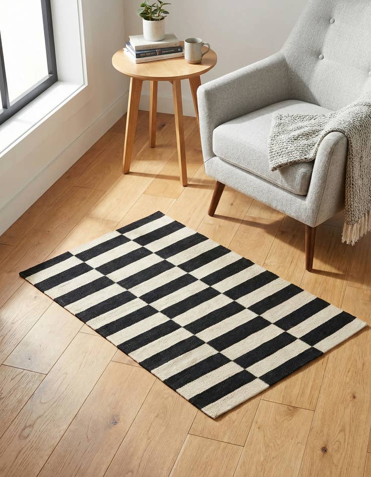 Detail image of 2' 7 x 3' 11 Hand Woven Kilim Modern Wool Rug