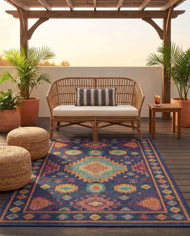 4' 1 x 6' 1 Easy-Clean Baja Indoor / Outdoor Rug