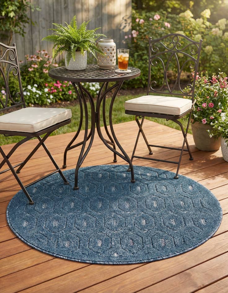 Detail image of 3' x 3' Easy-Clean Trellis Textured Indoor / Outdoor Round Rug