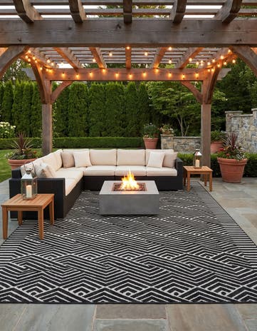 Black Easy-Clean Sabrina Soto Hudson Indoor / Outdoor Rug