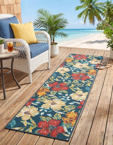 Easy-Clean Coastal Indoor / Outdoor Runner Rug