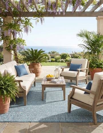 7' x 10' Easy-Clean Lattice Indoor / Outdoor Rug