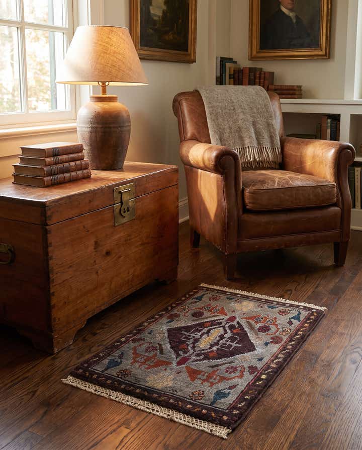 1' 4 x 2' Hand Knotted Ziegler Rug
