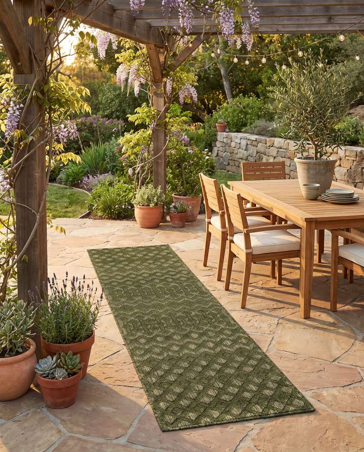 2' x 8' Easy-Clean Trellis Textured Indoor / Outdoor Runner Rug