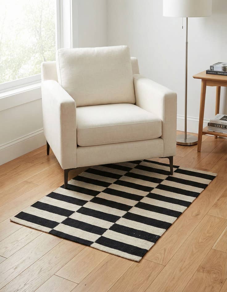 Detail image of 2' 8 x 3' 10 Hand Woven Kilim Modern Wool Rug