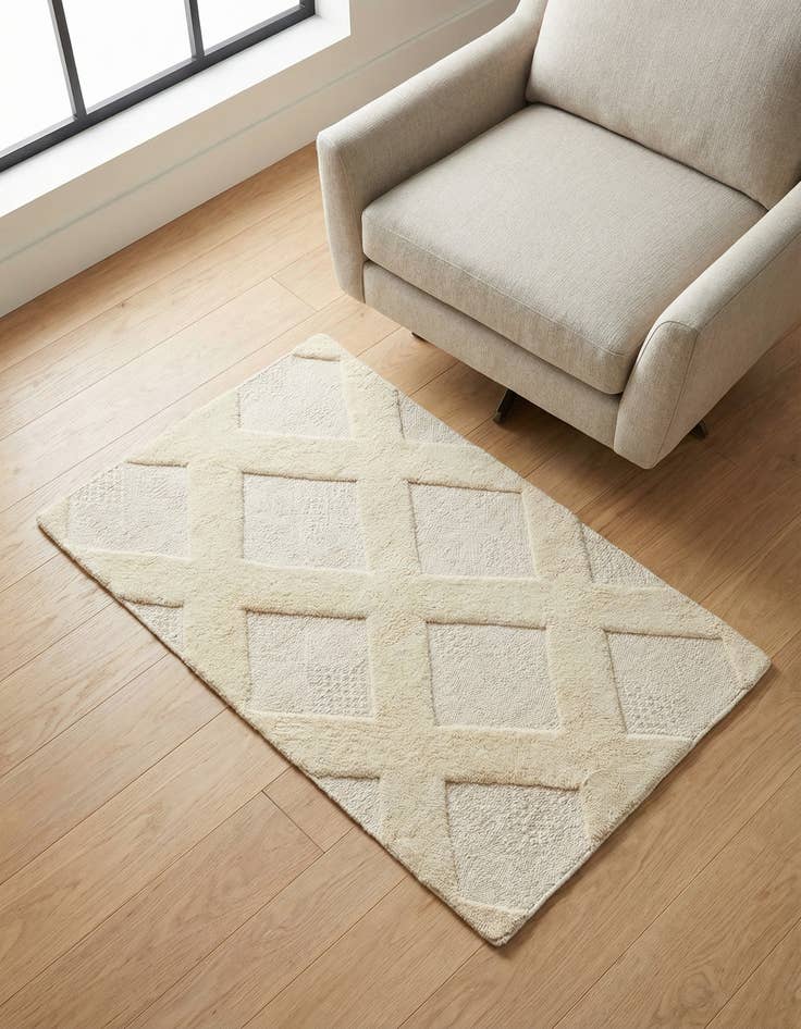 Detail image of 3' 1 x 5' 1 Hand Woven Lattice Wool Rug