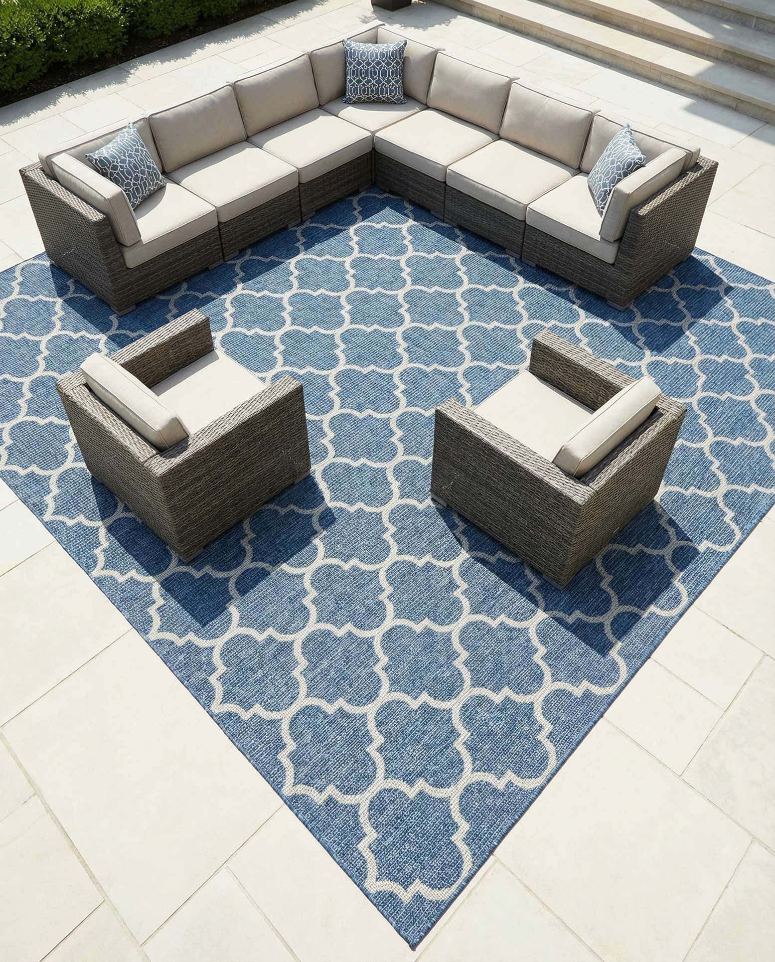 13' x 13' Easy-Clean Lattice Indoor / Outdoor Square Rug