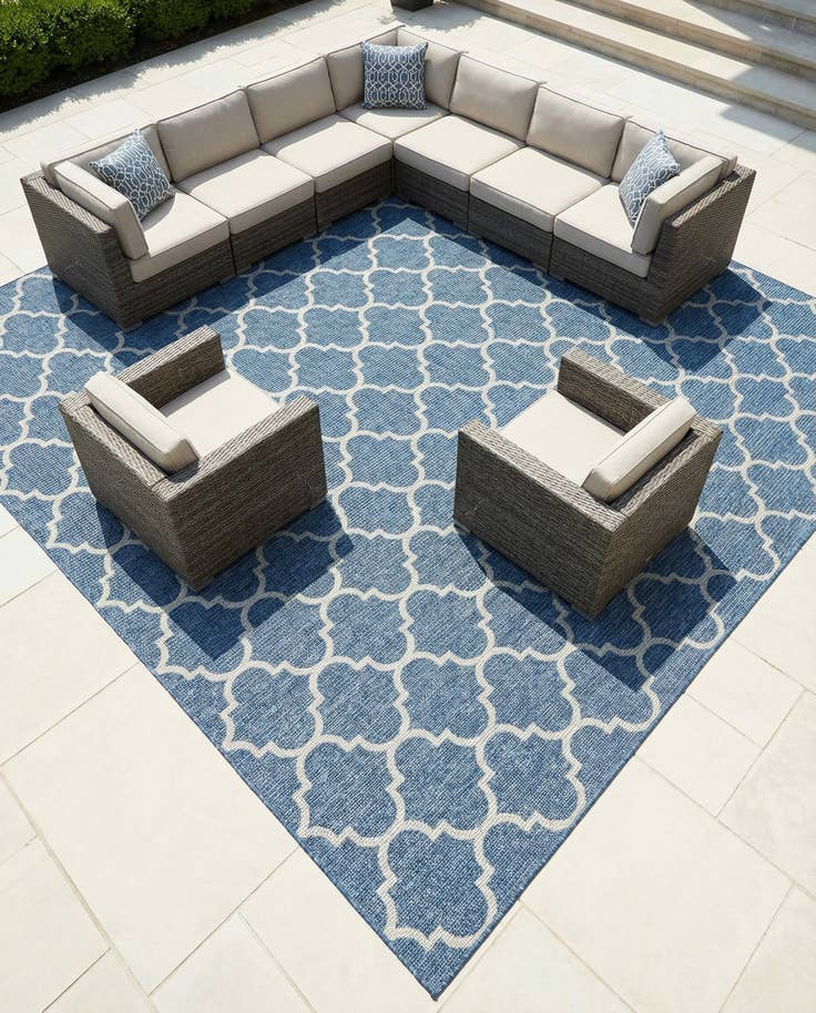 Detail image of 13' x 13' Easy-Clean Lattice Indoor / Outdoor Square Rug