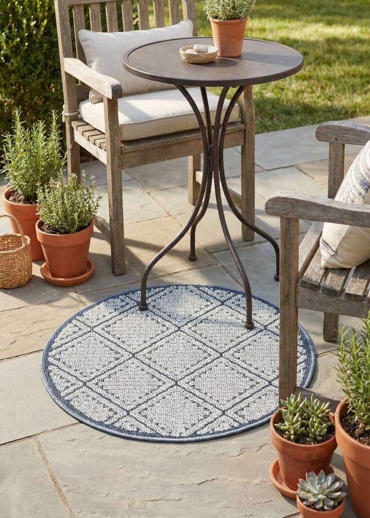 3' 1 x 3' 1 Easy-Clean Trellis Indoor / Outdoor Round Rug