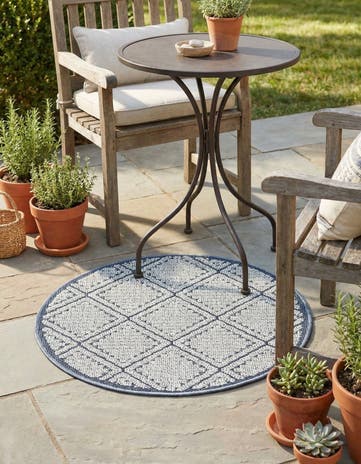 3' 1 x 3' 1 Easy-Clean Lattice Indoor / Outdoor Round Rug